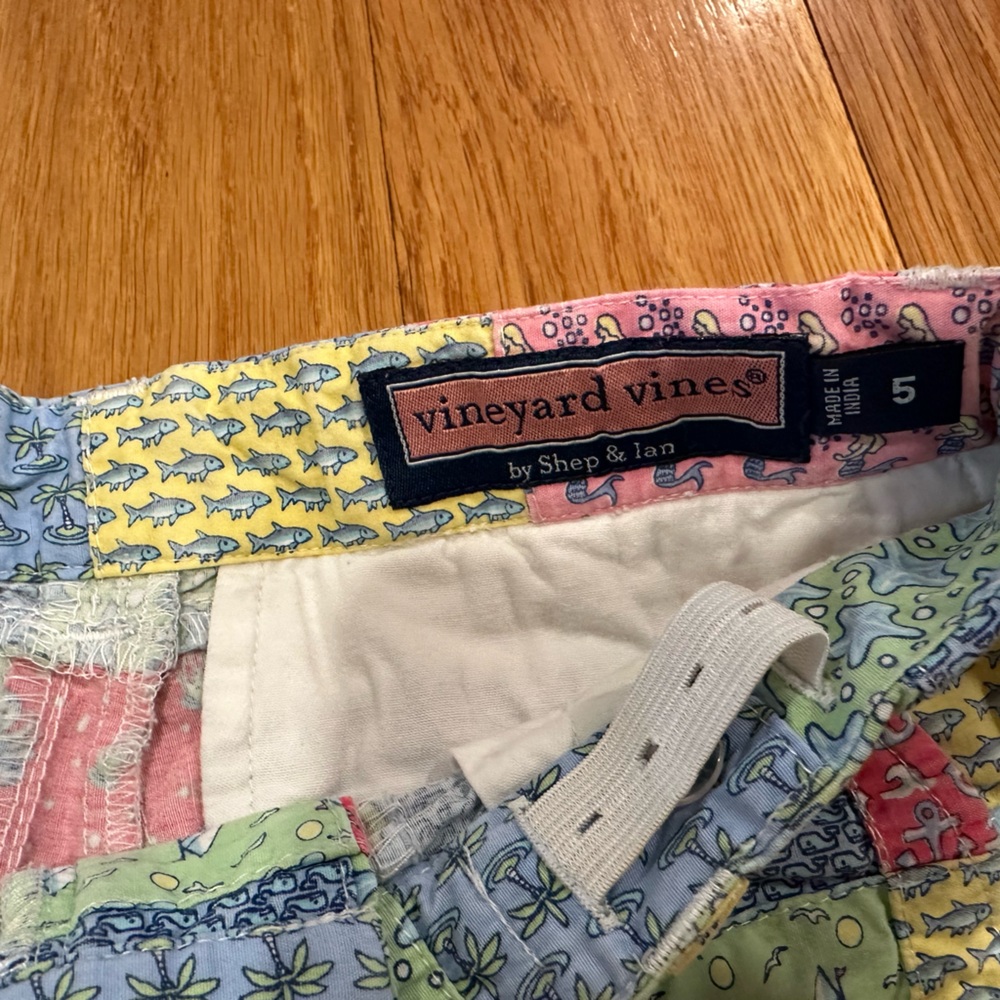 Boys size 5 vineyard vines patchwork shorts - Picture 4 of 4